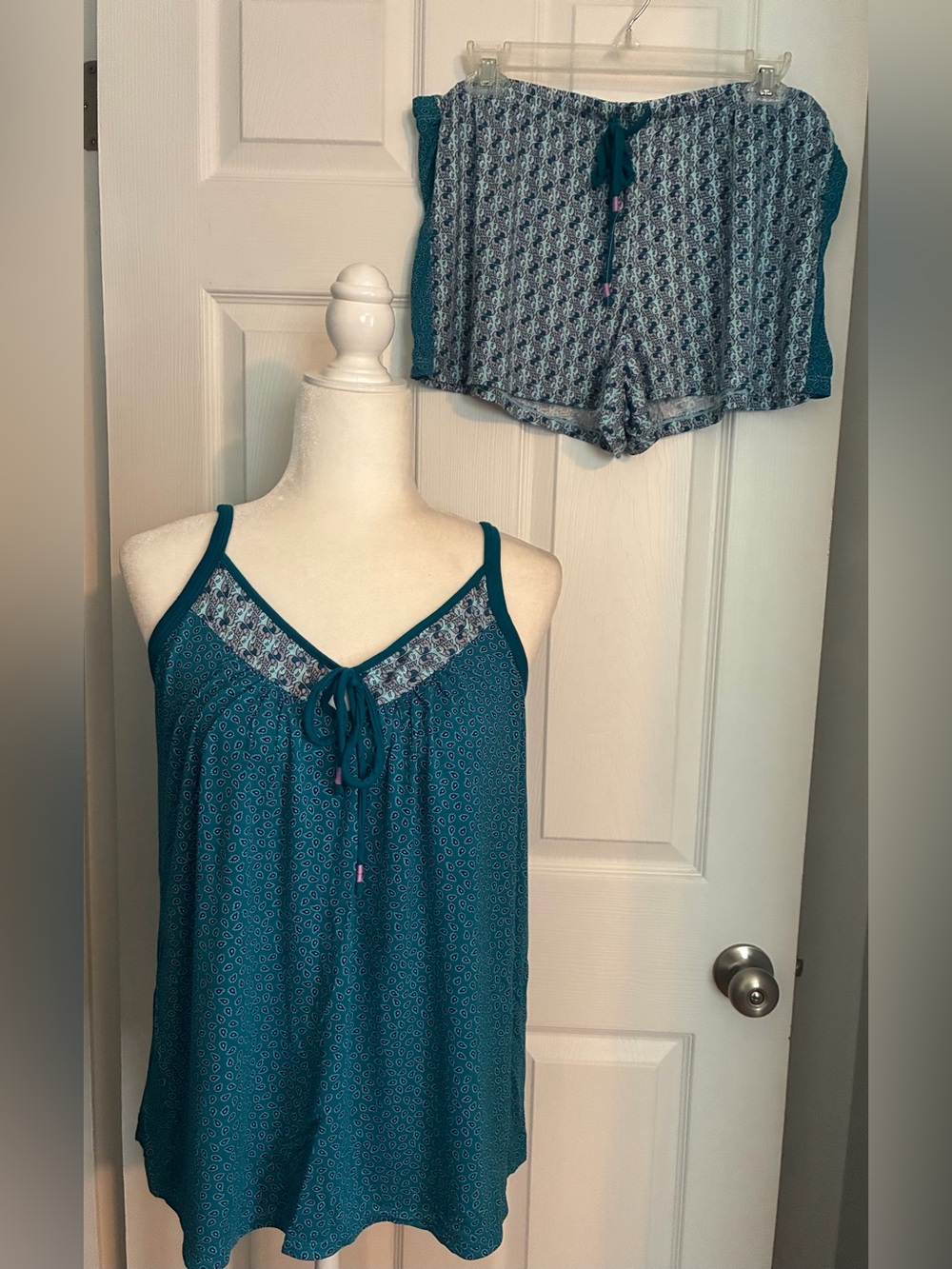 NWT Secret Treasures Elephant & Paisley Pajama Set LARGE Shorts & Tank Stretchy - Picture 2 of 7